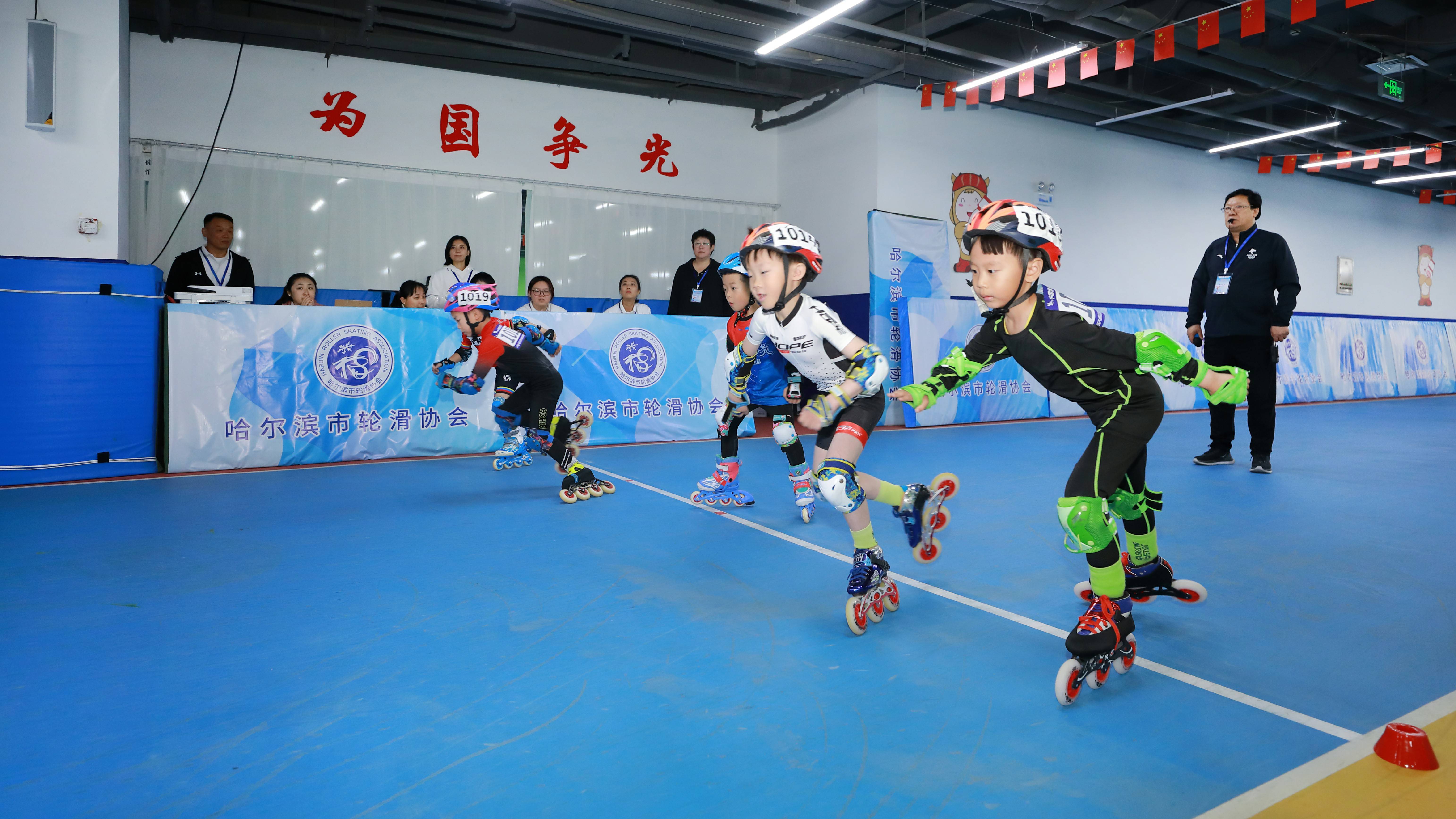 包含全国轮滑竞速比赛，青春在速度中加速的词条