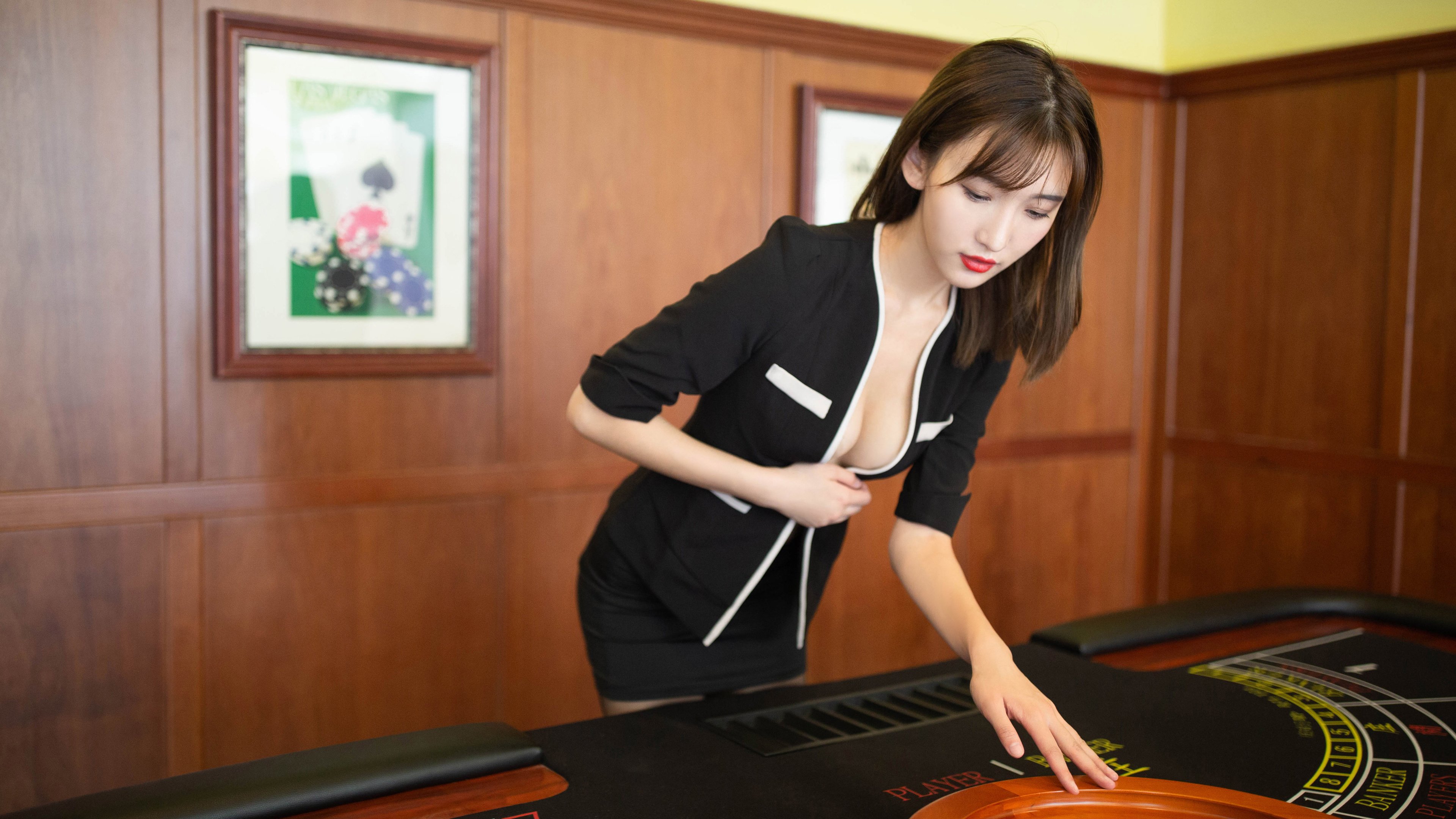 _冠军连续五年夺冠，打破多项纪录_，连夺五届世界冠军