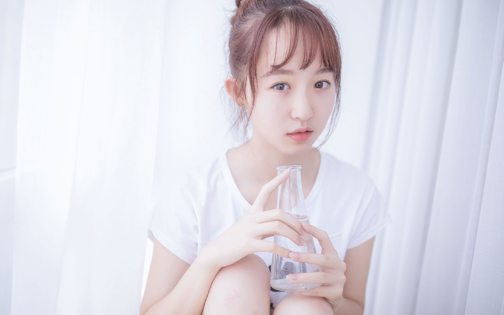 球场风采：运动员的场上风格与个人特色，描写球场上运动员风采