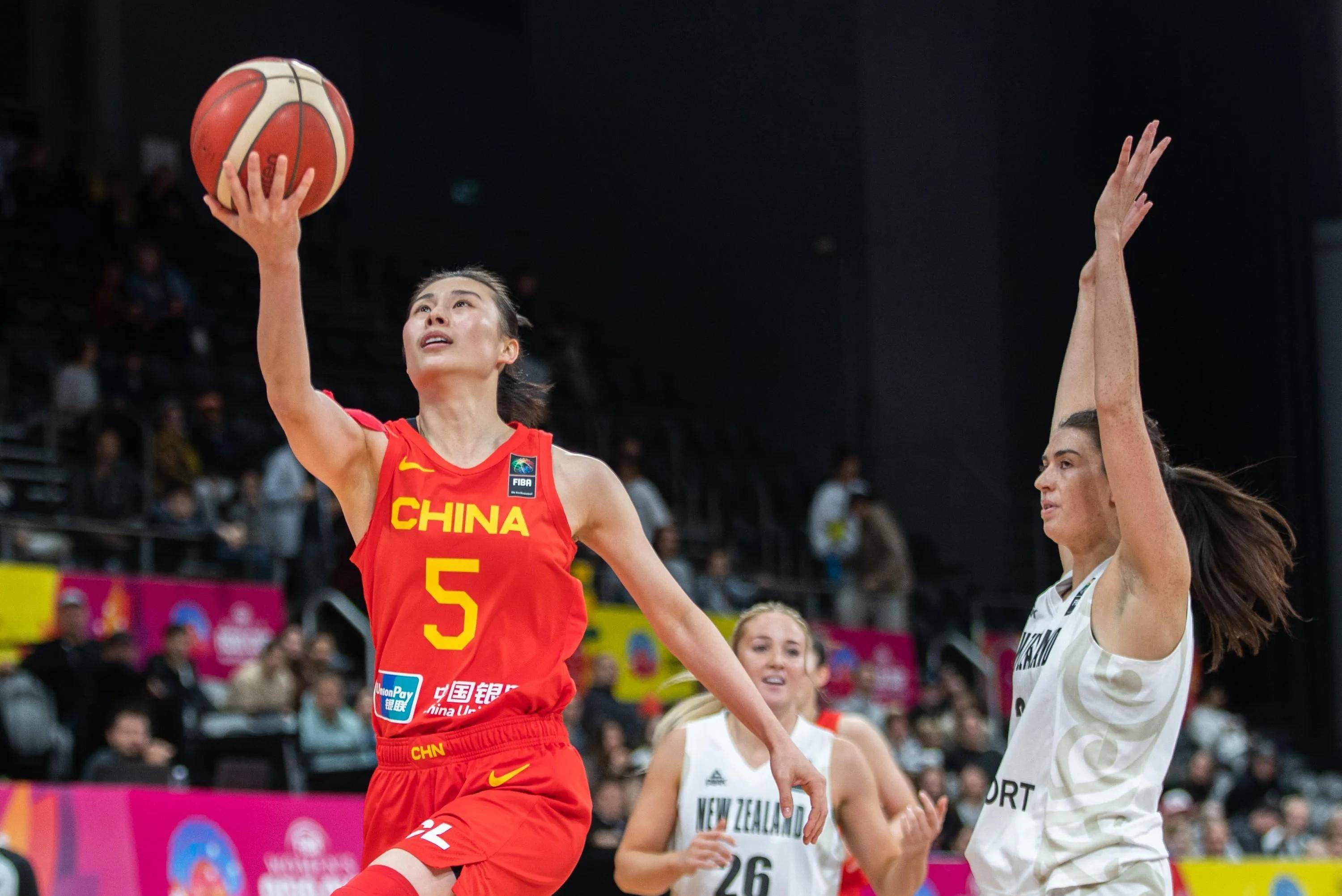 包含B体育官网：中国女篮，如何在奥运会上展现中国女篮的实力和风采？的词条