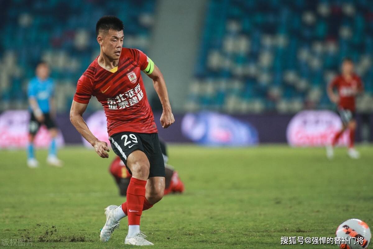 包含B体育APP:新晋国脚谭龙的战术价值与在国家队的前景的词条